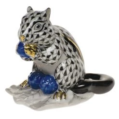 Herend Chipmunk With Berries -Collectibles Sales Store unnamed file 3732