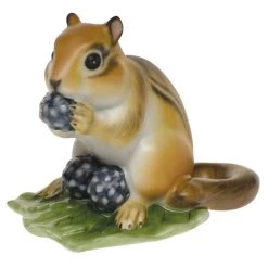 Herend Chipmunk With Berries -Collectibles Sales Store unnamed file 3733